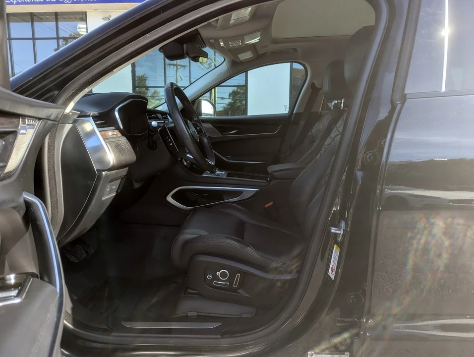 2023 Jaguar F-Pace - Image 12 of 21