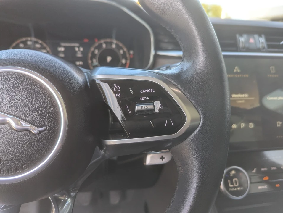 2023 Jaguar F-Pace - Image 17 of 21