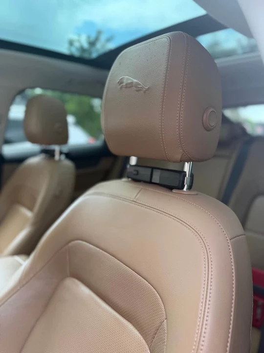 2023 Jaguar F-Pace - Image 5 of 7