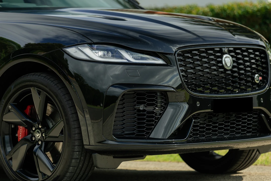2023 Jaguar F-Pace SVR - Image 22 of 31