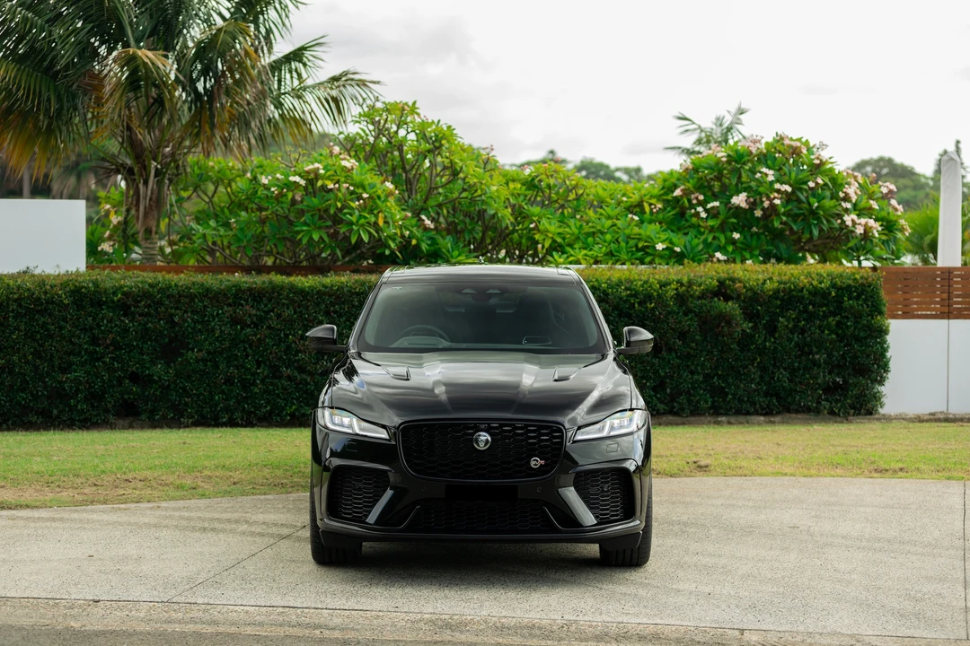 2023 Jaguar F-Pace SVR - Image 2 of 31