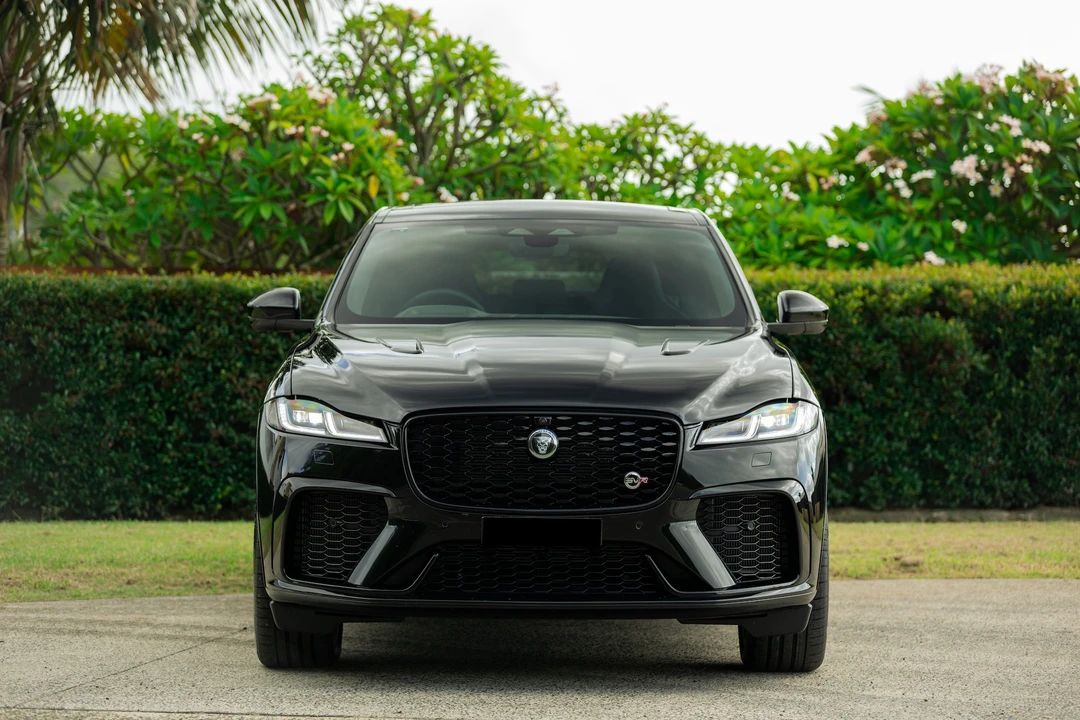 2023 Jaguar F-Pace SVR - Image 10 of 31