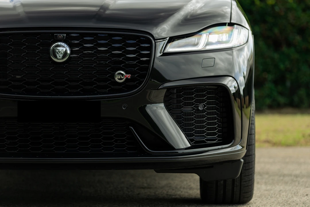 2023 Jaguar F-Pace SVR - Image 23 of 31