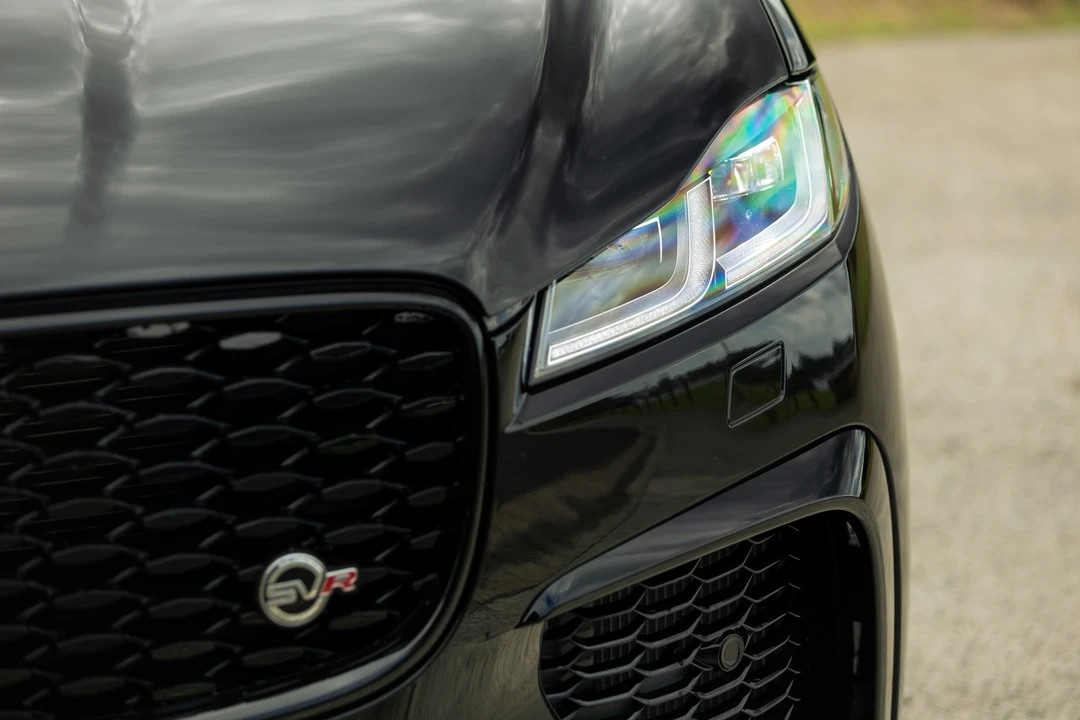 2023 Jaguar F-Pace SVR - Image 26 of 31