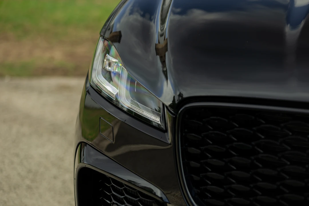 2023 Jaguar F-Pace SVR - Image 27 of 31