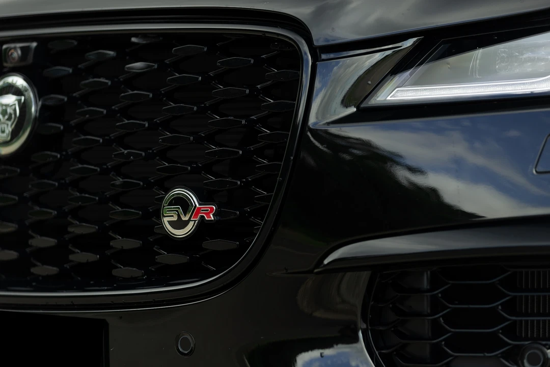 2023 Jaguar F-Pace SVR - Image 25 of 31
