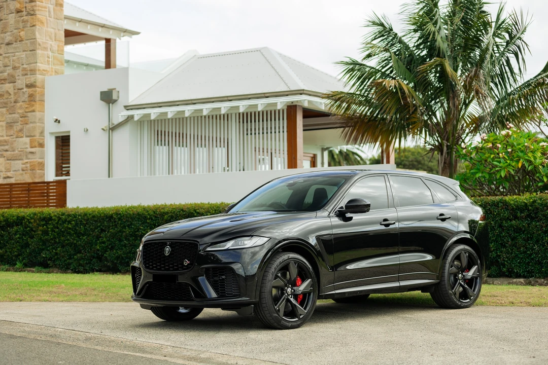 2023 Jaguar F-Pace SVR - Image 3 of 31