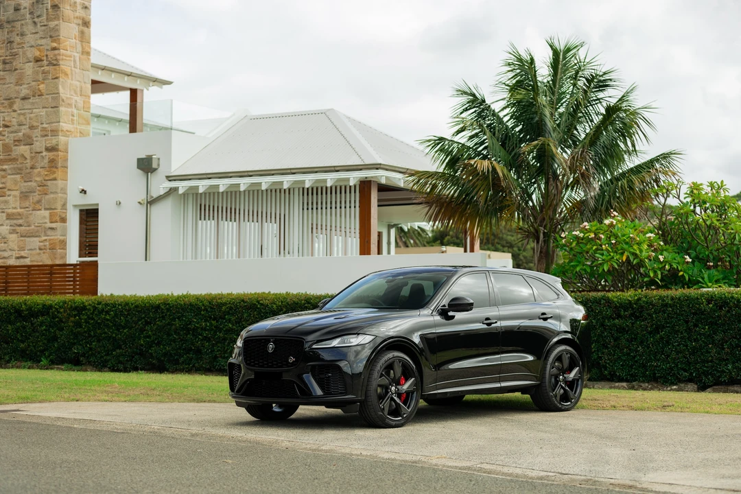 2023 Jaguar F-Pace SVR - Image 11 of 31