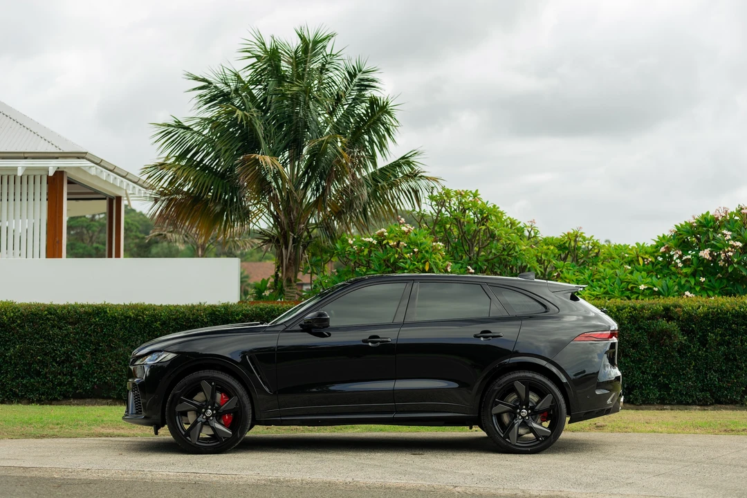 2023 Jaguar F-Pace SVR - Image 4 of 31