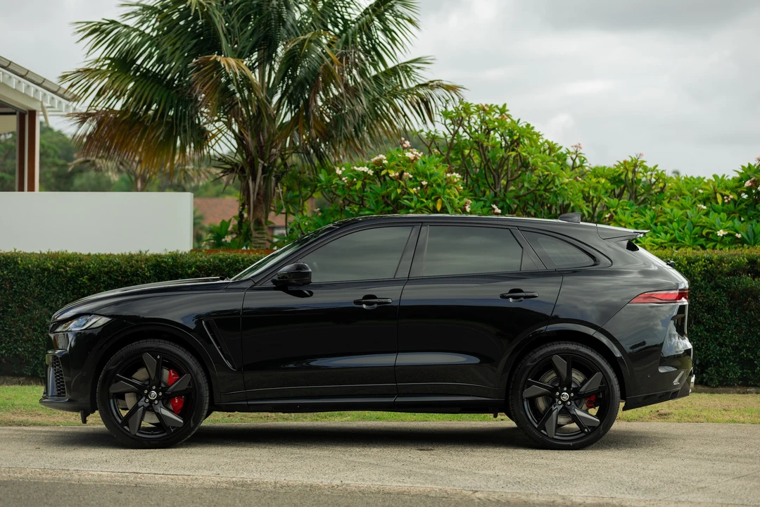 2023 Jaguar F-Pace SVR - Image 12 of 31