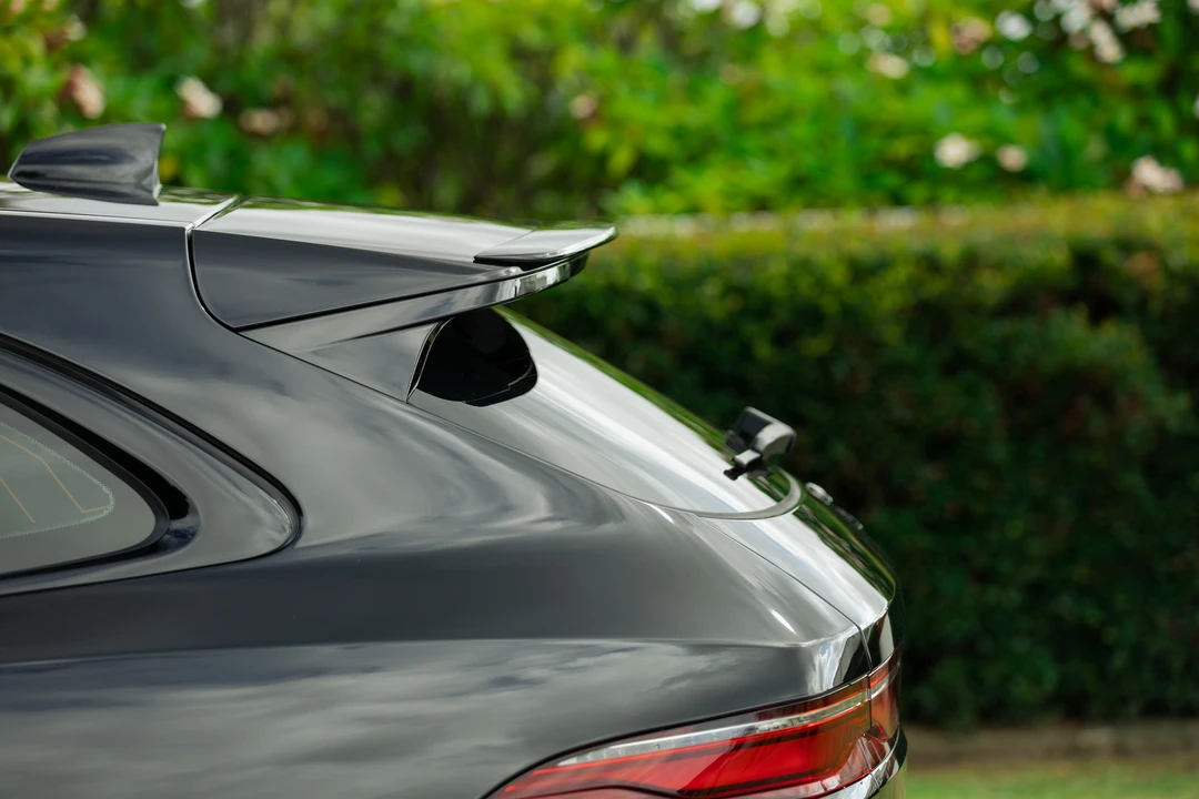 2023 Jaguar F-Pace SVR - Image 28 of 31