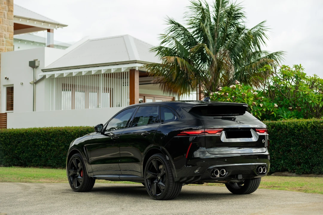 2023 Jaguar F-Pace SVR - Image 13 of 31
