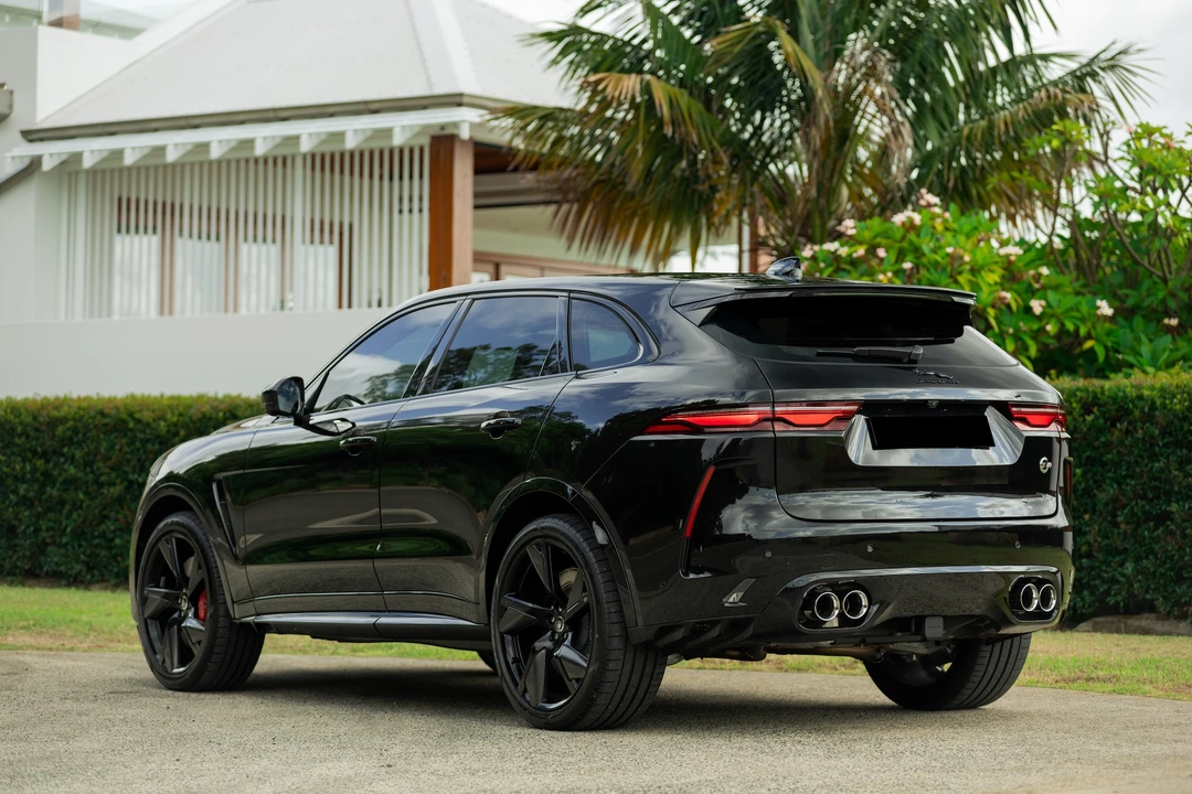 2023 Jaguar F-Pace SVR - Image 5 of 31
