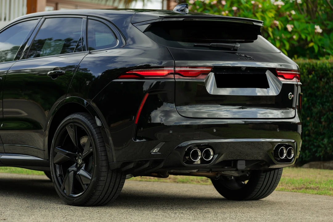 2023 Jaguar F-Pace SVR - Image 29 of 31
