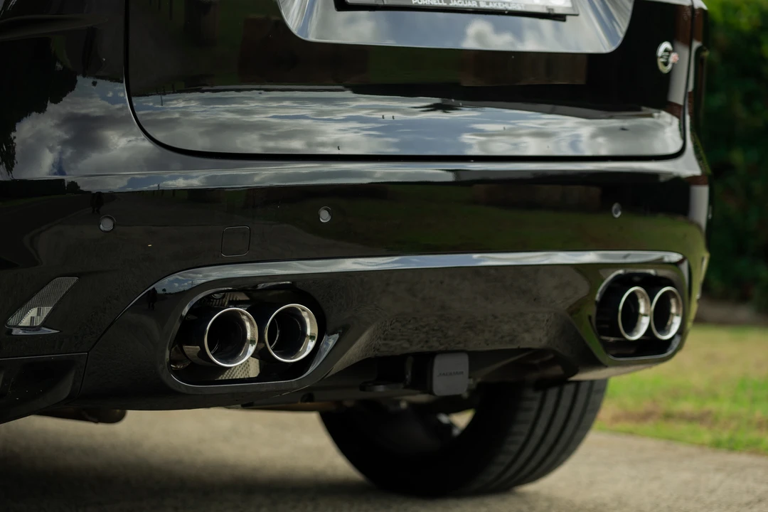 2023 Jaguar F-Pace SVR - Image 30 of 31