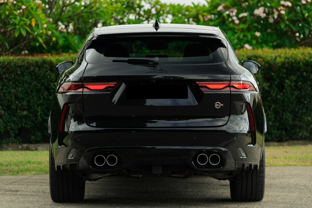 2023 Jaguar F-Pace SVR - Image 14 of 31