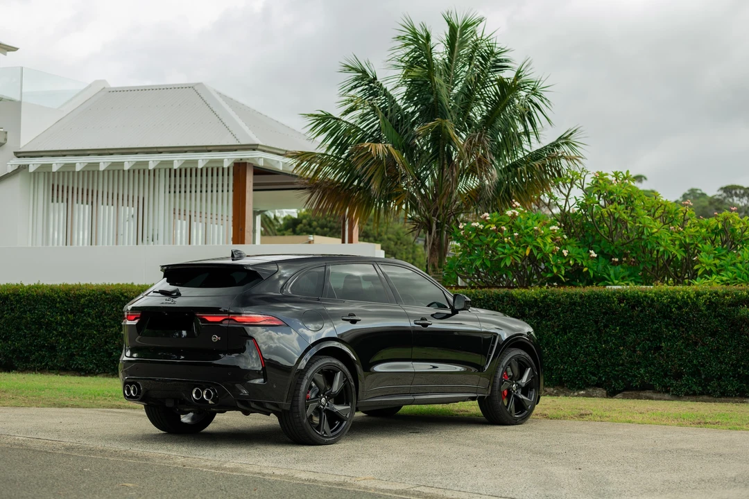 2023 Jaguar F-Pace SVR - Image 7 of 31