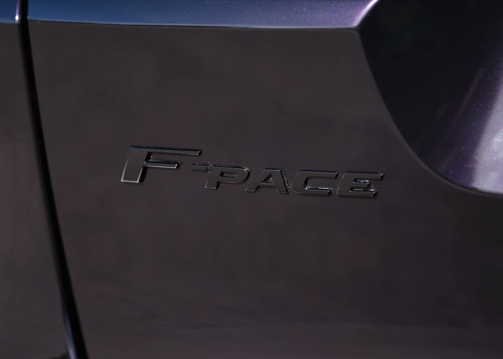 2023 Jaguar F-Pace SVR - Image 22 of 31