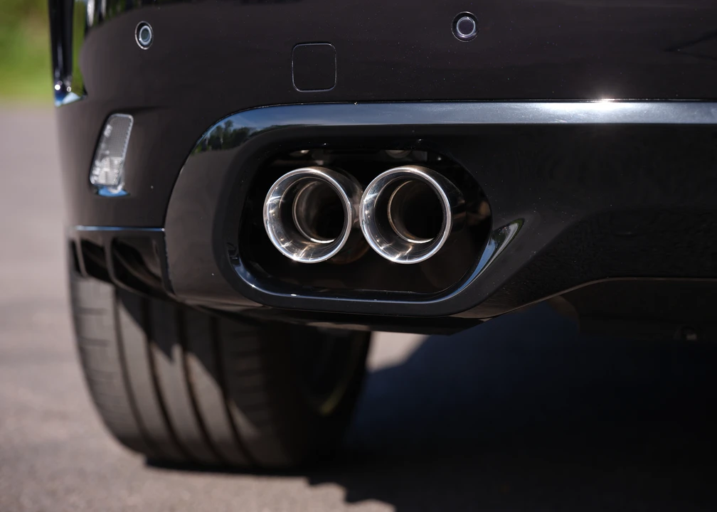2023 Jaguar F-Pace SVR - Image 26 of 31