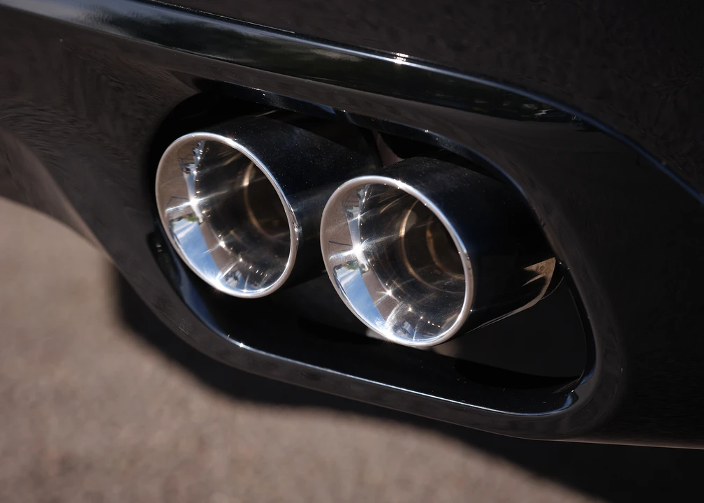 2023 Jaguar F-Pace SVR - Image 29 of 31