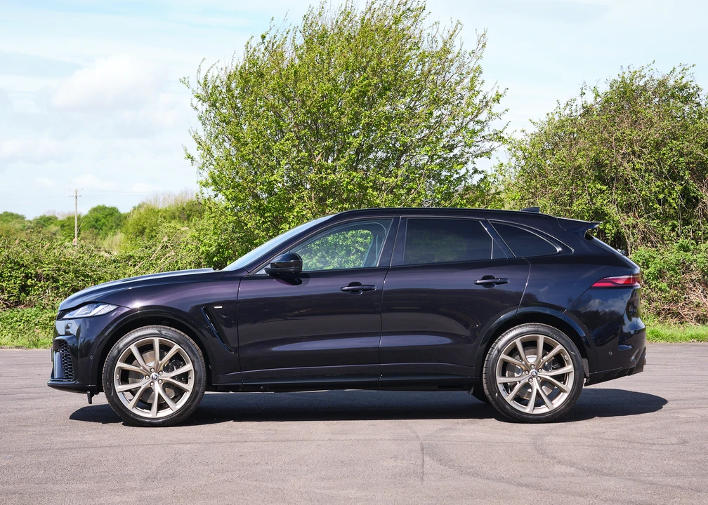 2023 Jaguar F-Pace SVR - Image 8 of 31