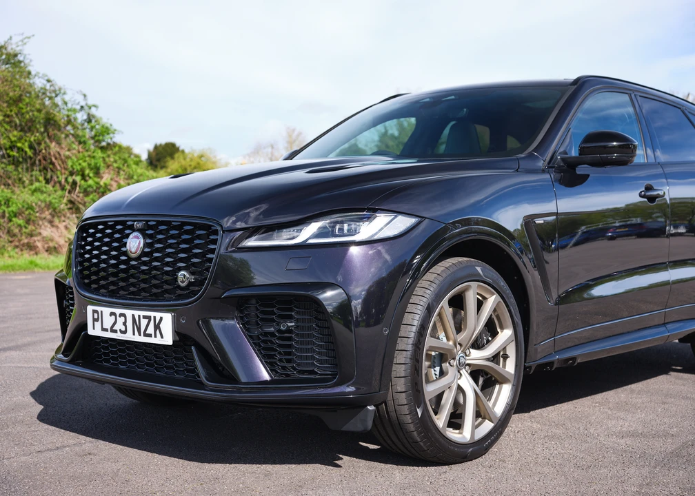 2023 Jaguar F-Pace SVR - Image 19 of 31