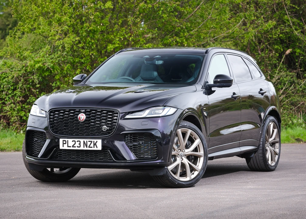 2023 Jaguar F-Pace SVR - Image 9 of 31