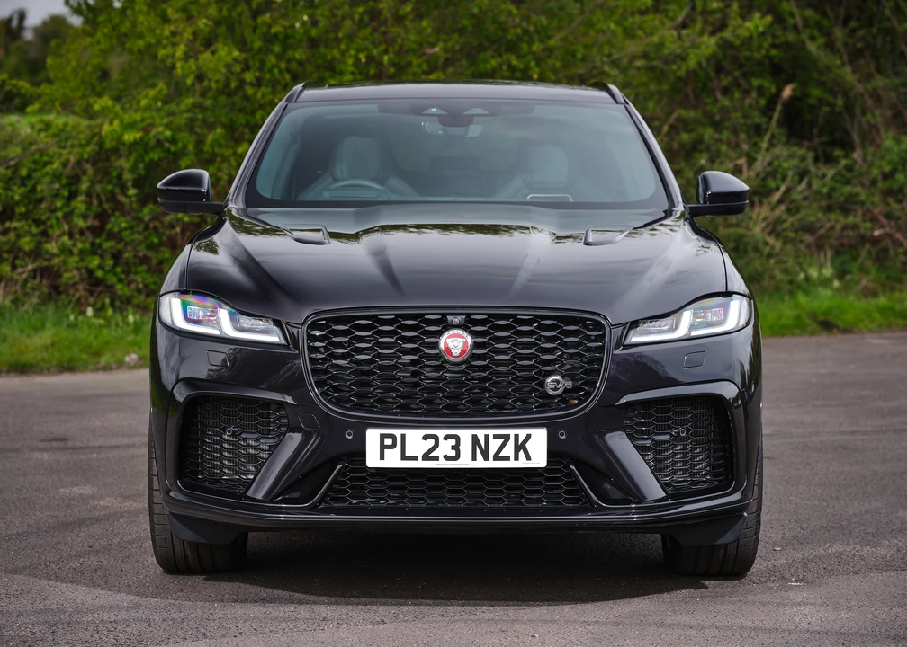 2023 Jaguar F-Pace SVR - Image 10 of 31