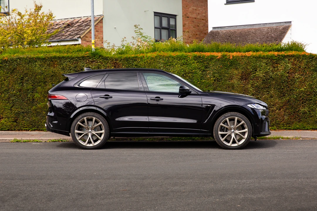 2023 Jaguar F-Pace SVR - Image 8 of 31