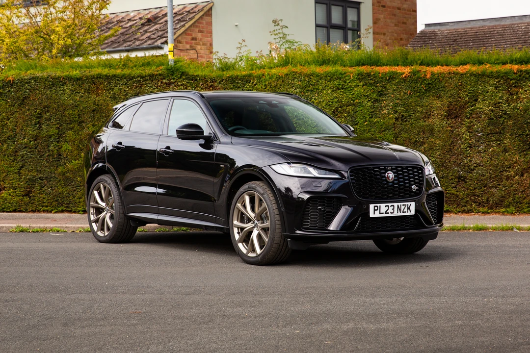 2023 Jaguar F-Pace SVR - Image 9 of 31