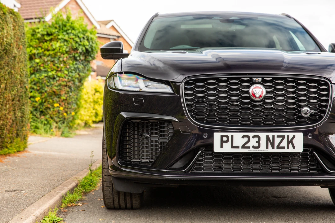 2023 Jaguar F-Pace SVR - Image 17 of 31