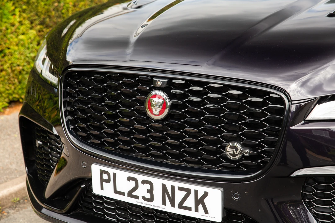 2023 Jaguar F-Pace SVR - Image 25 of 31
