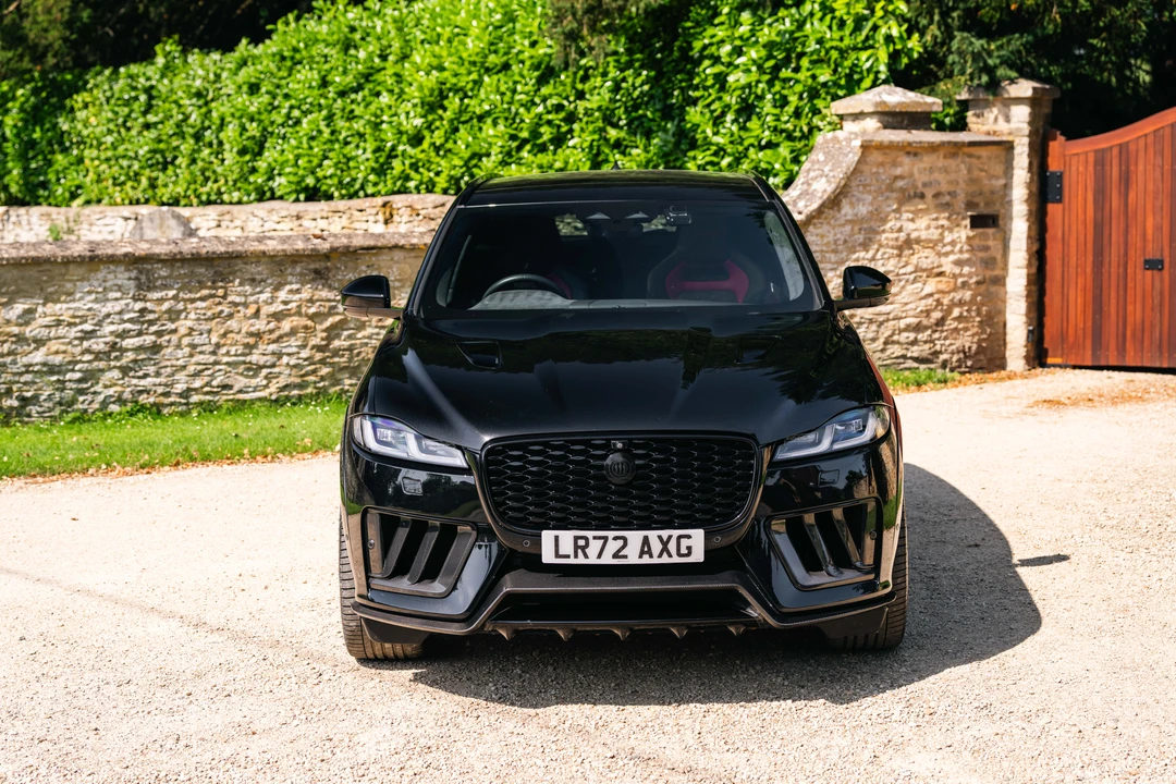 2023 Jaguar F-Pace SVR - Image 10 of 31