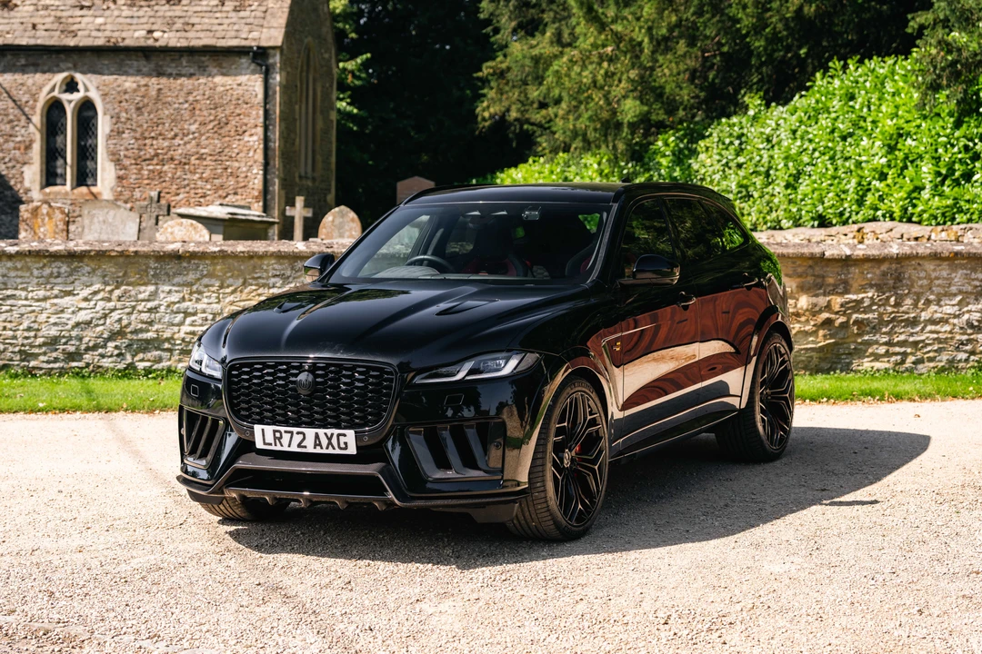 2023 Jaguar F-Pace SVR - Image 12 of 31