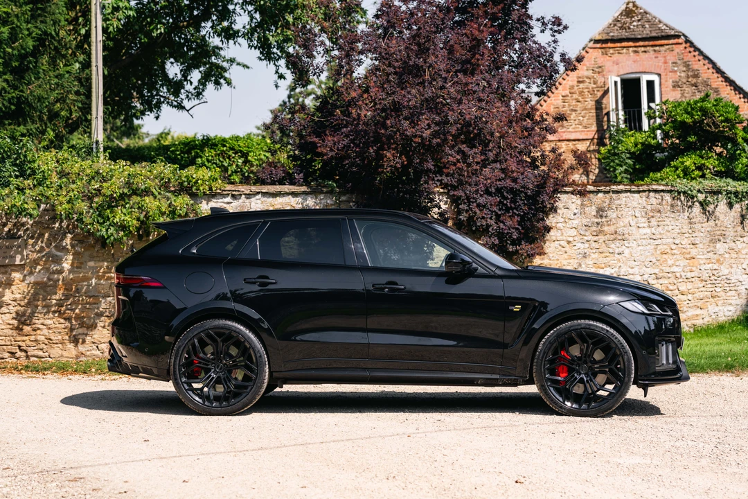 2023 Jaguar F-Pace SVR - Image 8 of 31