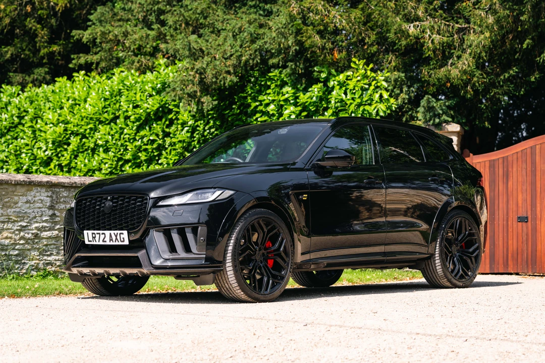 2023 Jaguar F-Pace SVR - Image 14 of 31