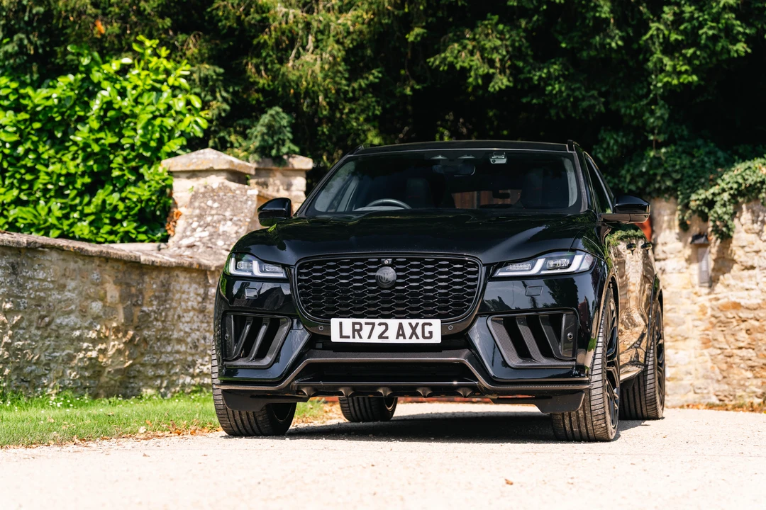 2023 Jaguar F-Pace SVR - Image 13 of 31