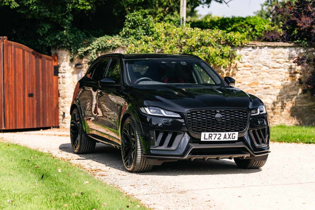 2023 Jaguar F-Pace SVR - Image 9 of 31
