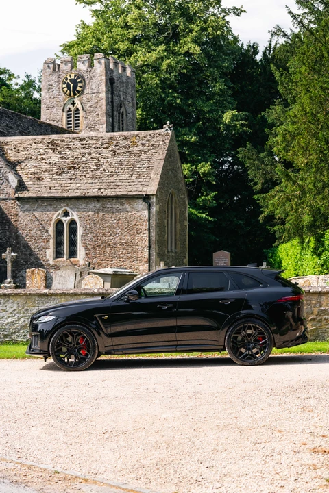 2023 Jaguar F-Pace SVR - Image 26 of 31