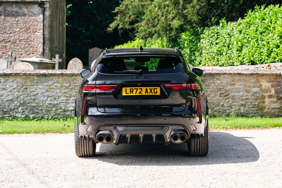 2023 Jaguar F-Pace SVR - Image 17 of 31