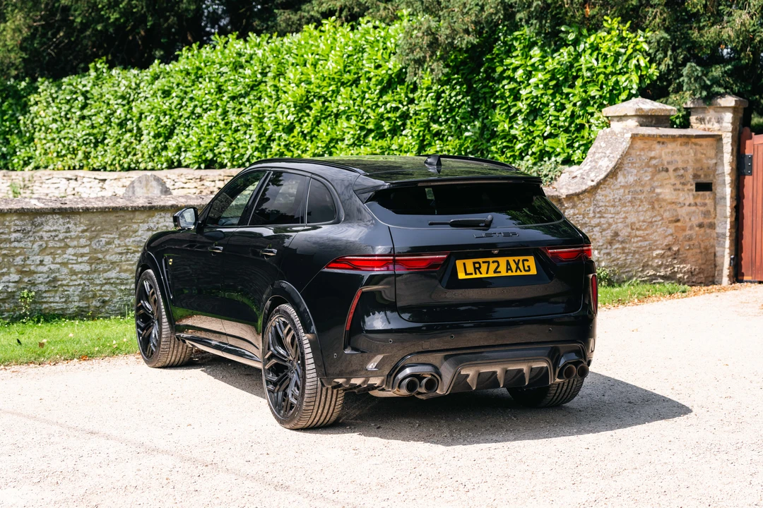 2023 Jaguar F-Pace SVR - Image 16 of 31