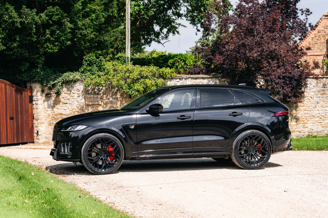 2023 Jaguar F-Pace SVR - Image 15 of 31
