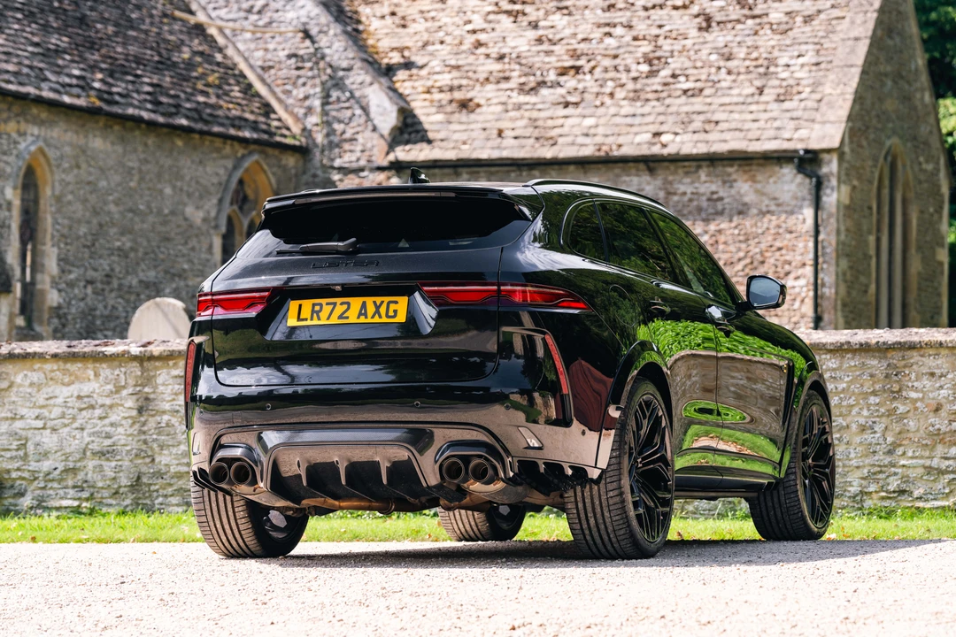 2023 Jaguar F-Pace SVR - Image 7 of 31