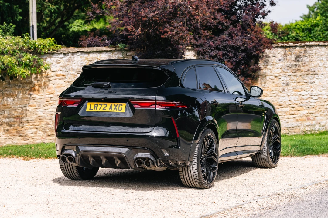 2023 Jaguar F-Pace SVR - Image 18 of 31