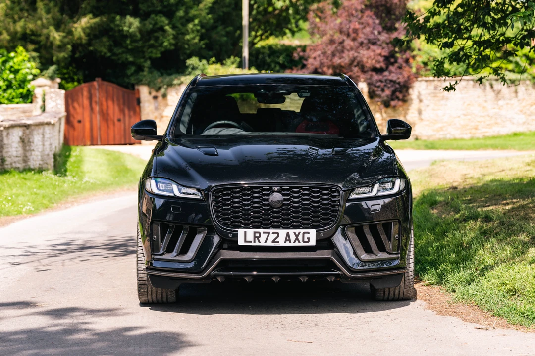 2023 Jaguar F-Pace SVR - Image 11 of 31
