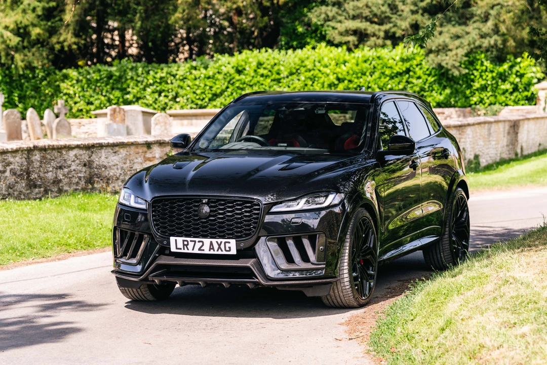 2023 Jaguar F-Pace SVR - Image 3 of 31