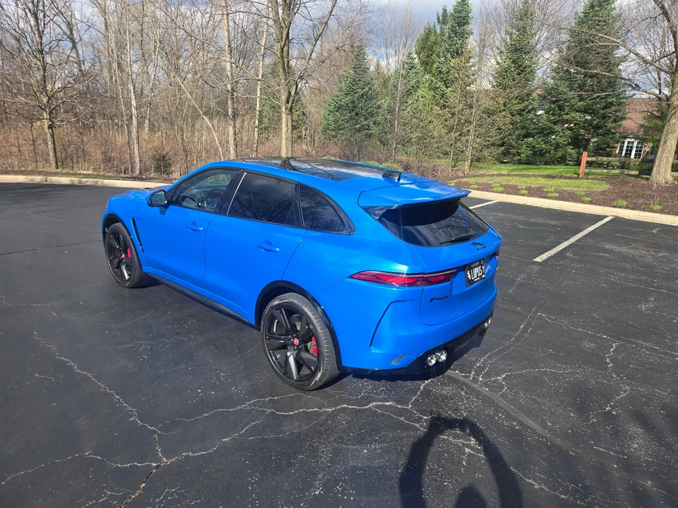 2023 Jaguar F-Pace SVR - Image 9 of 31