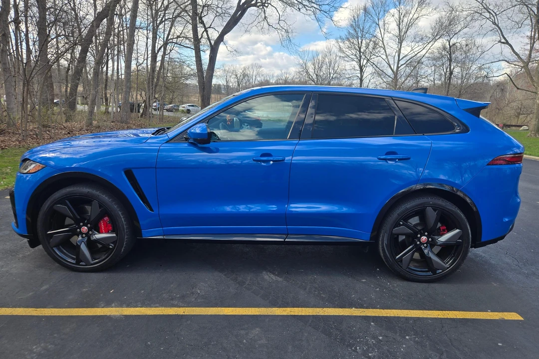 2023 Jaguar F-Pace SVR - Image 3 of 31