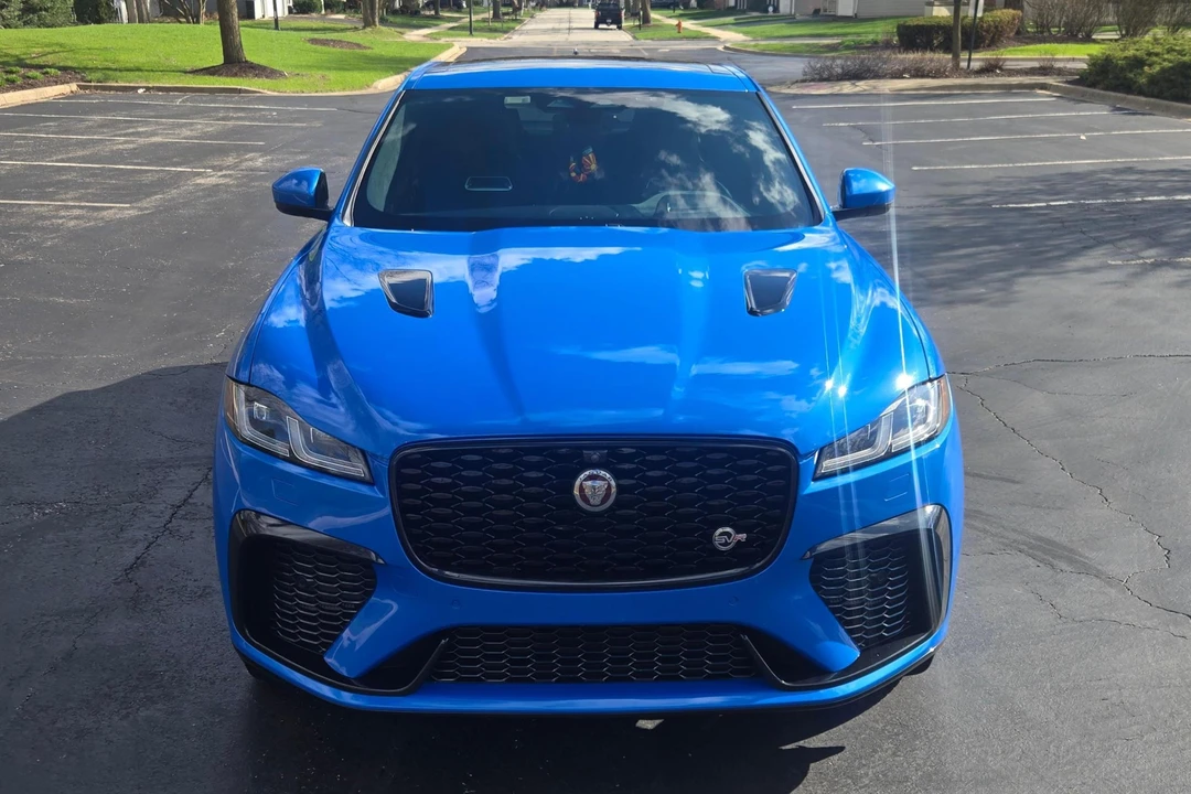 2023 Jaguar F-Pace SVR - Image 2 of 31