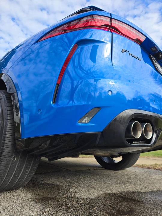 2023 Jaguar F-Pace SVR - Image 27 of 31